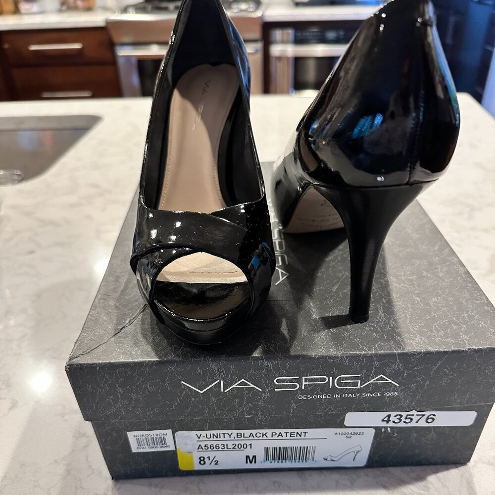 Used Via Spiga Black Patton Leather Heels